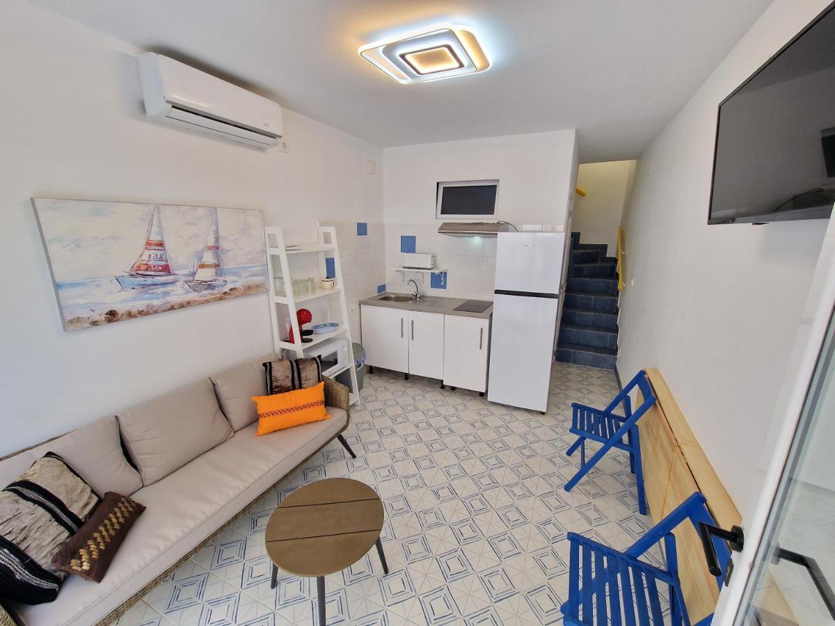 La Maisonnette Bleue เอมปูเรียบราบา ภายนอก รูปภาพ