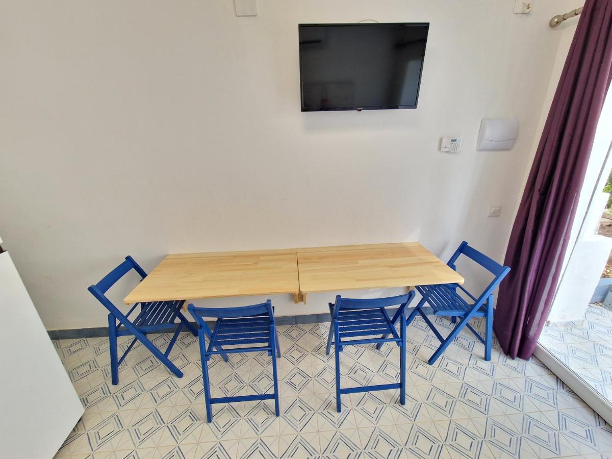 La Maisonnette Bleue เอมปูเรียบราบา ภายนอก รูปภาพ