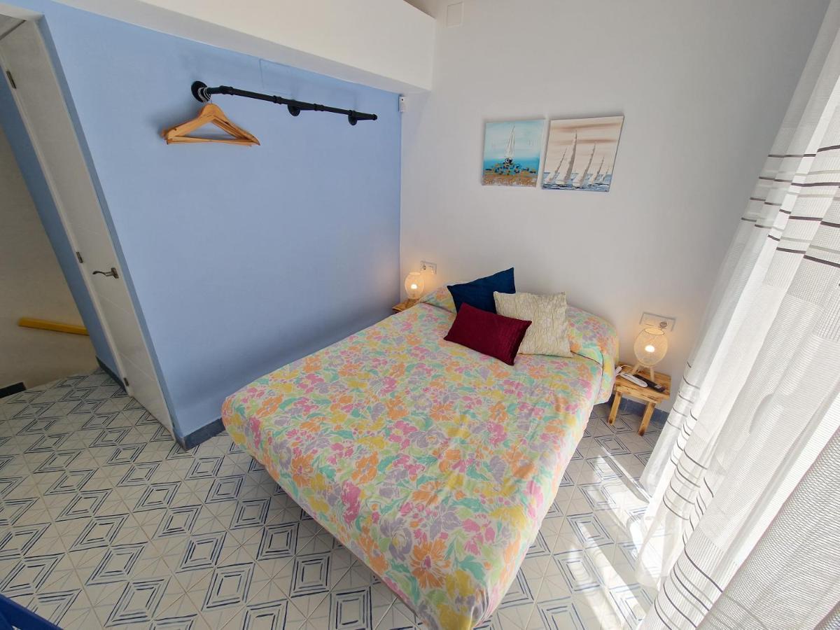 La Maisonnette Bleue เอมปูเรียบราบา ภายนอก รูปภาพ