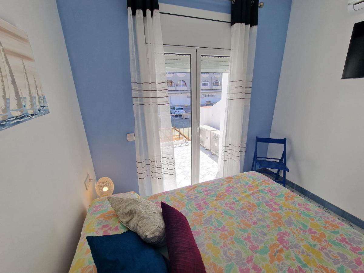 La Maisonnette Bleue เอมปูเรียบราบา ภายนอก รูปภาพ