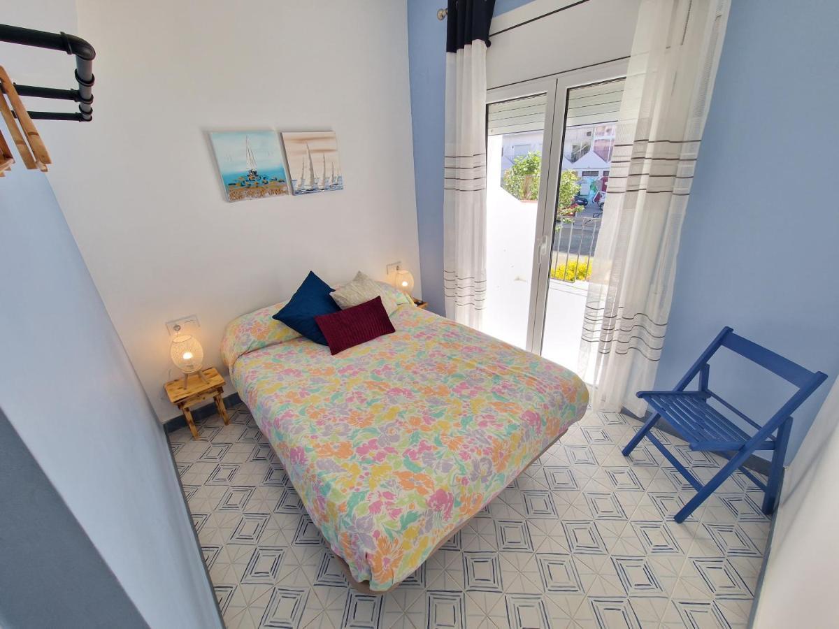 La Maisonnette Bleue เอมปูเรียบราบา ภายนอก รูปภาพ